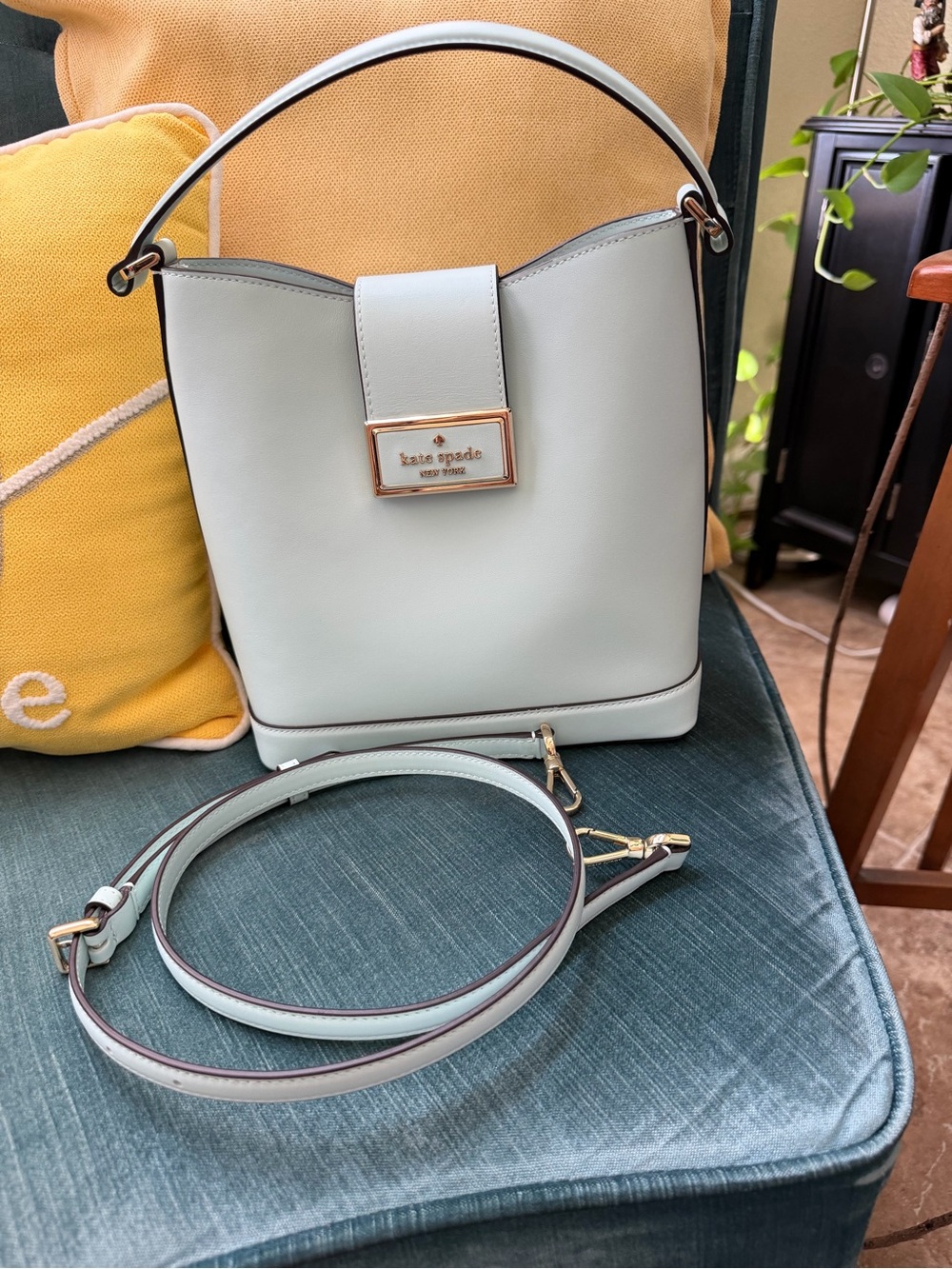 Kate Spade Reegan   Leather Bucket Bag